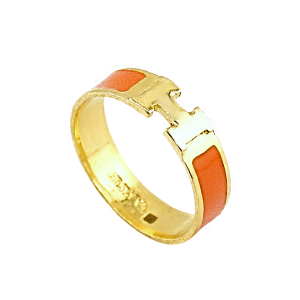 Anel com design “H”, acabamento em esmalte, peso 1 salung